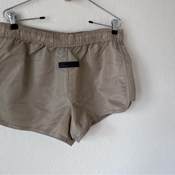 NWT Fear of God ESSENTIALS running shorts size L - Picture 8 of 12